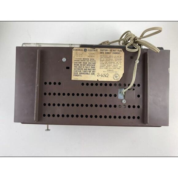 Vintage General Electric Alarm Clock Radio C-555A Retro Wood Mid Mod NOT WORKING - Picture 8 of 11